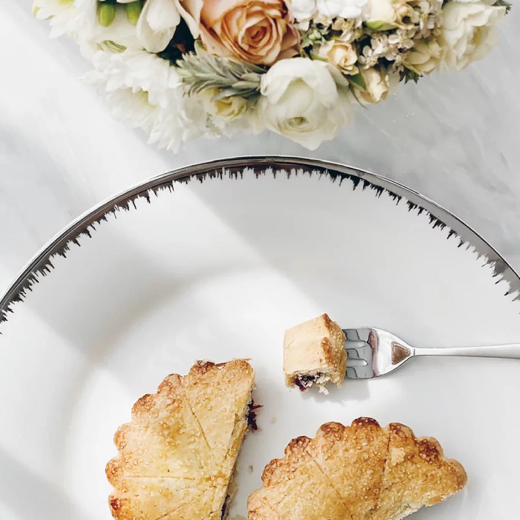 سرویس غذاخوری 35 پارچه چینی زرین ایران مدل شهرزاد رویال درجه عالی