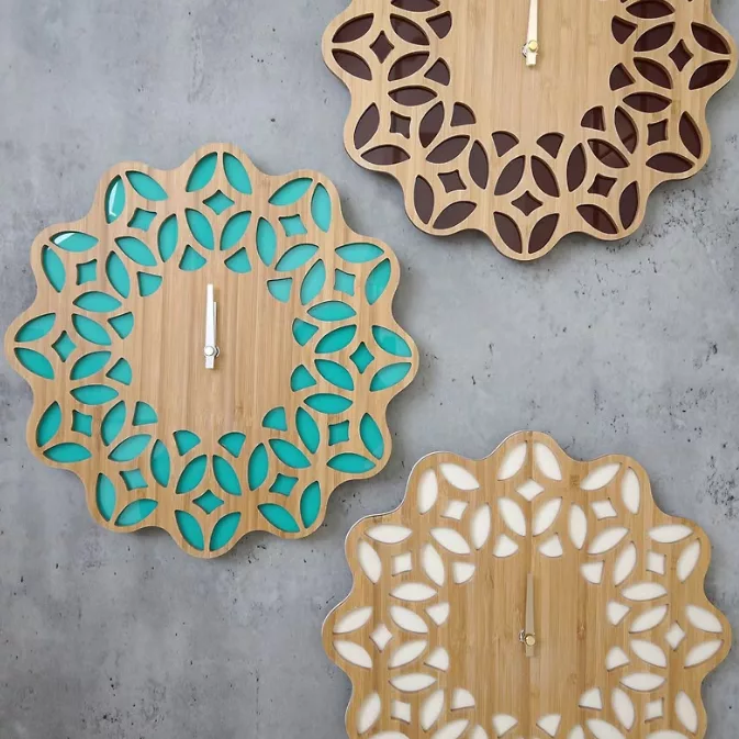 ساعت دیواری مدل چوبی سنتی کد C28