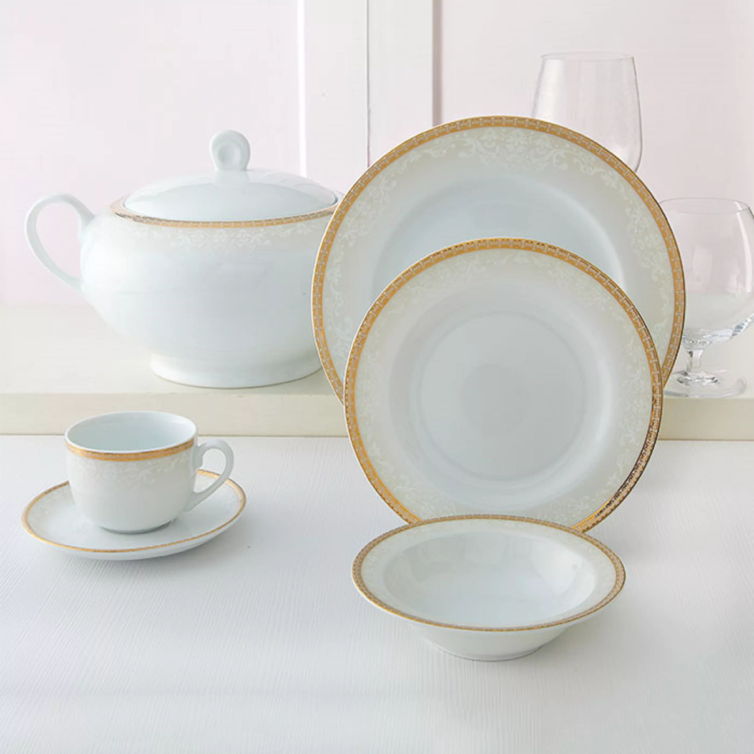 سرویس غذاخوری 102 پارچه چینی زرین ایران مدل ایتالیا اف ریوا درجه عالی