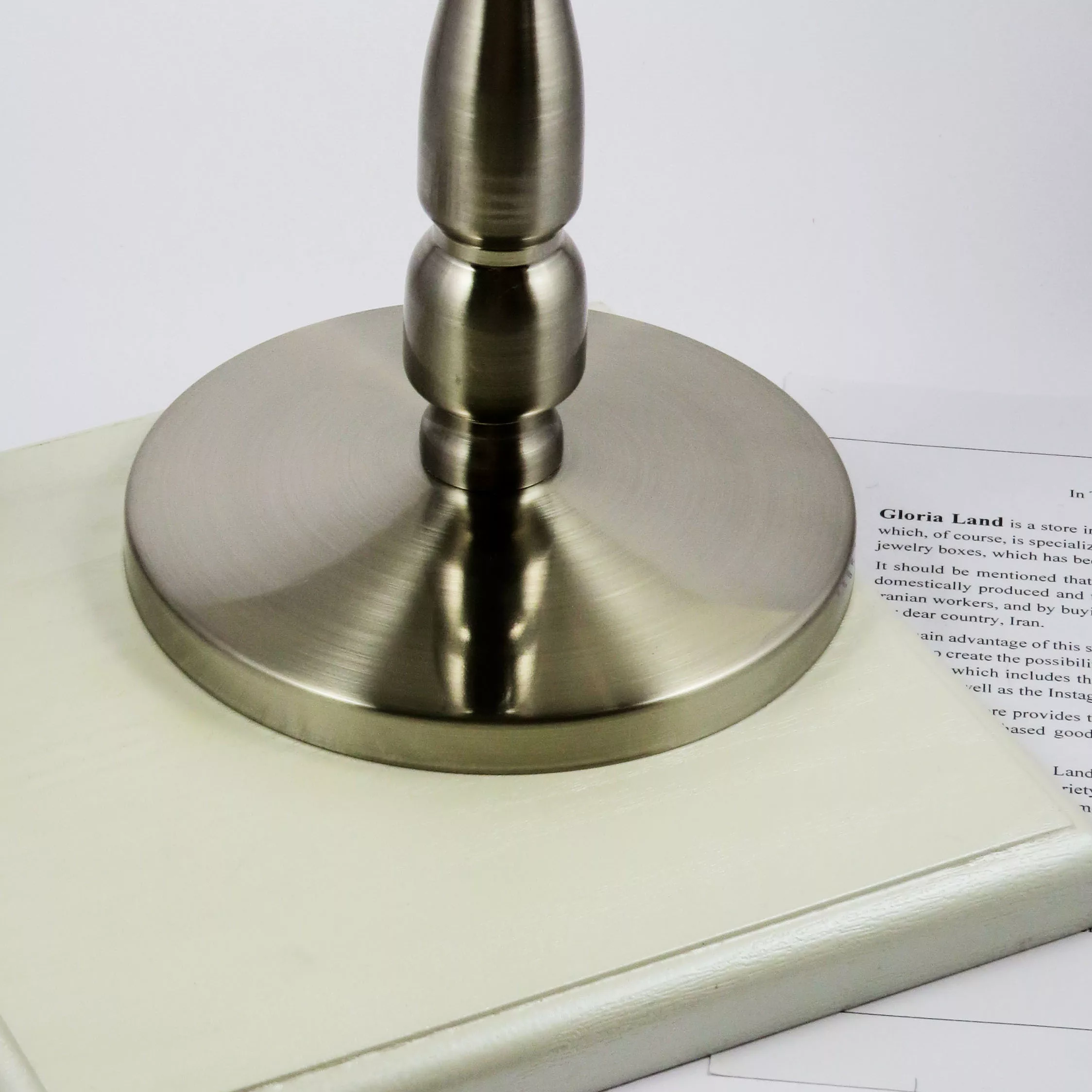 آینه آرایشی مدل بزرگنمایی 10 کد G_Lnd_0854