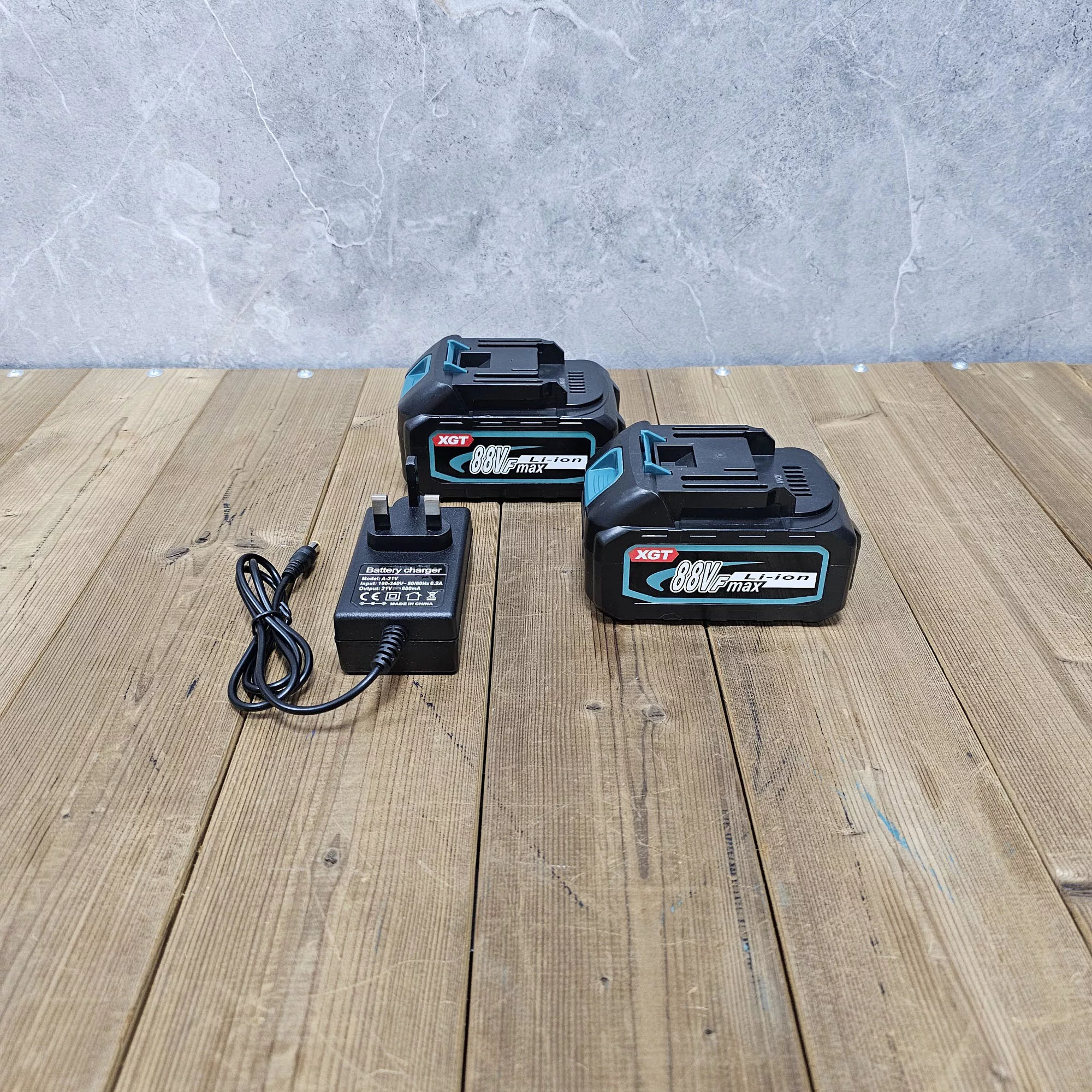 دستگاه دمنده شارژی صنعتی باس مدل 88VFmax