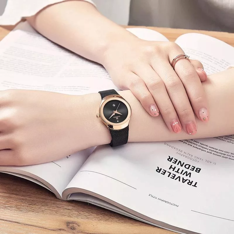 ساعت مچی عقربه ای زنانه نیوی فورس مدل NF5004-BL-RG