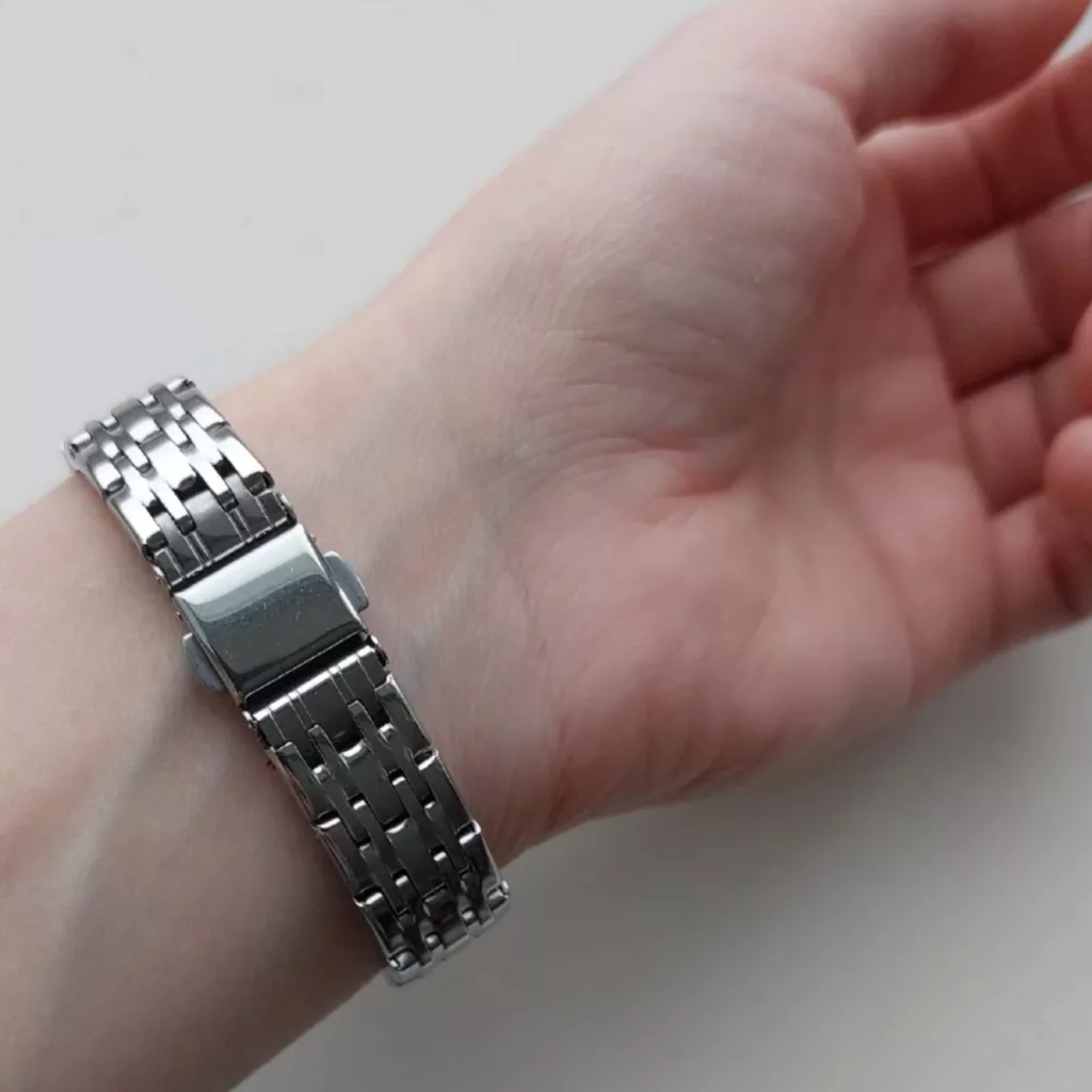 ساعت مچی عقربه ای زنانه مدل مینیمال کلاسیک بند استیل کد 1