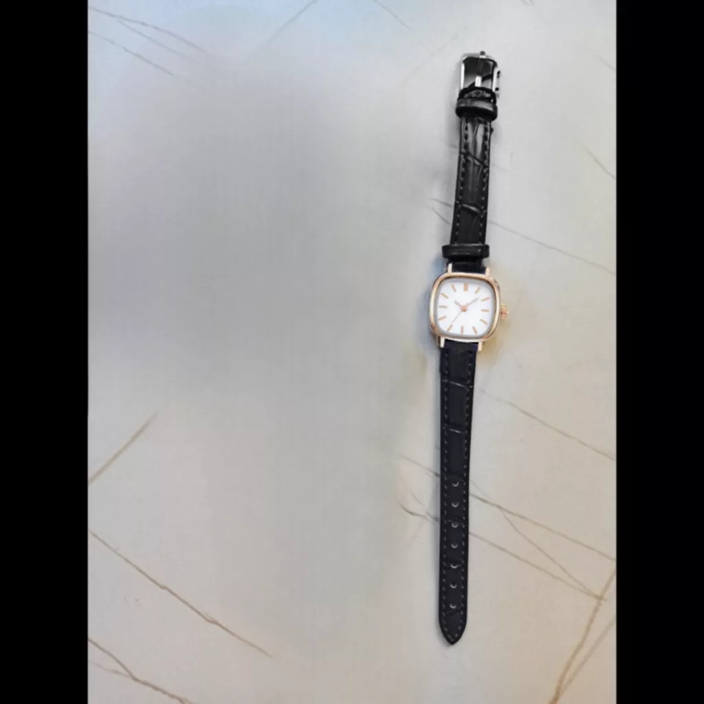 ساعت مچی عقربه‌ای کوارتز زنانه مدل مینیمال اسپرت بند چرم کد v۳