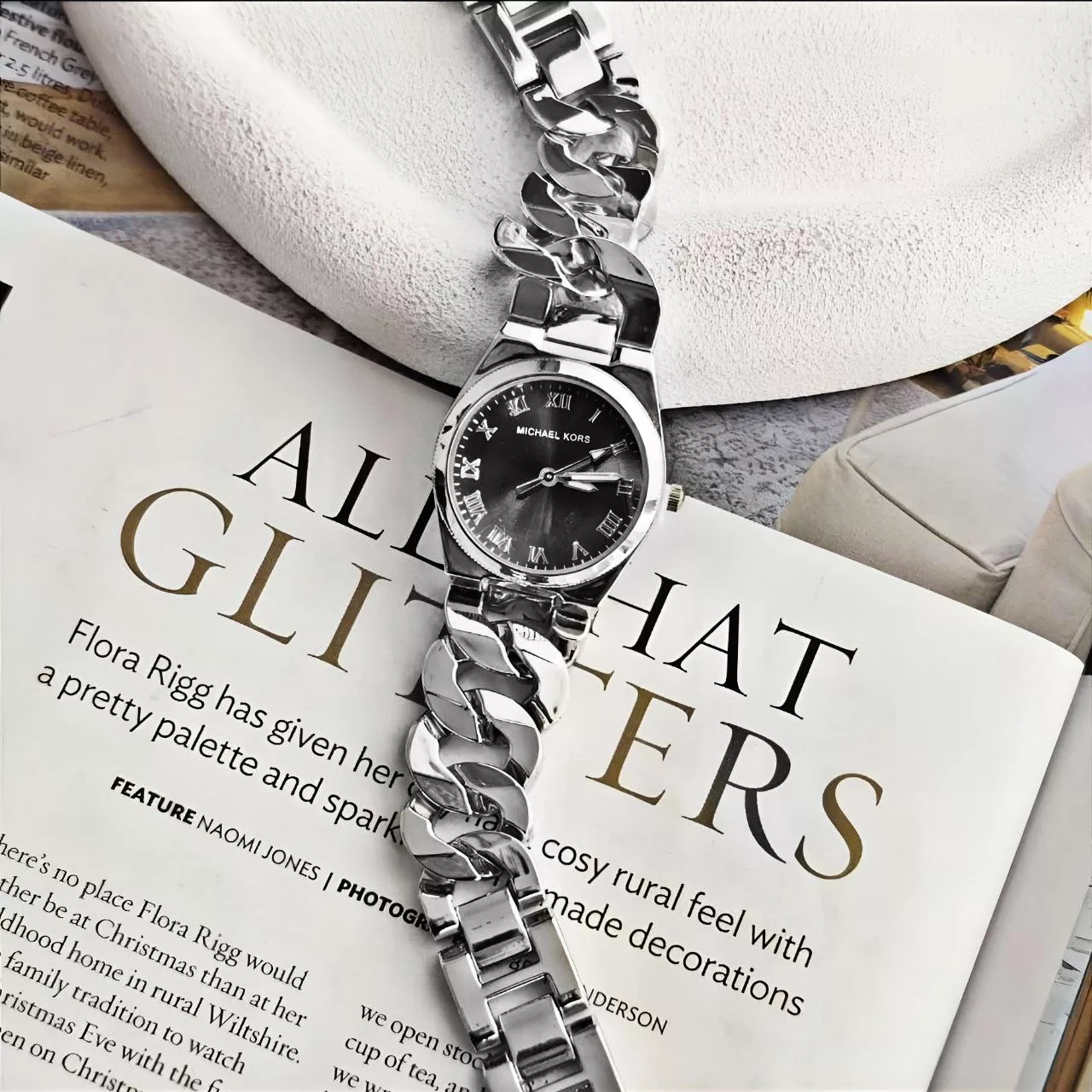 ساعت مچی عقربه‌ای کوارتز زنانه مدل زنجیری یونانی کد 106