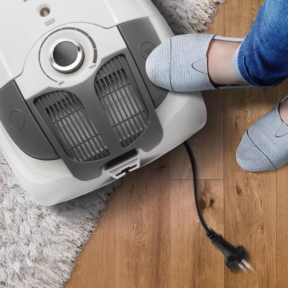 جاروبرقی 1800 وات اسنوا مدل SVC-CA18WE