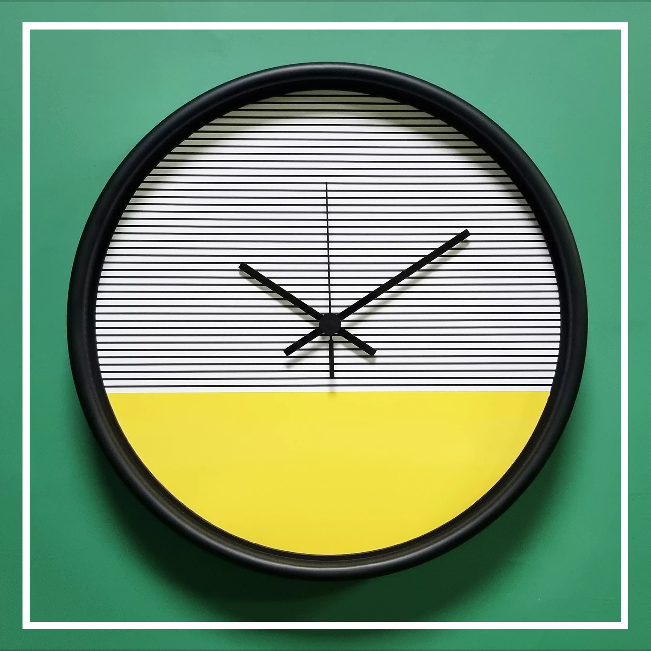 ساعت دیواری سال بردز طرح راه راه مدل CW-410