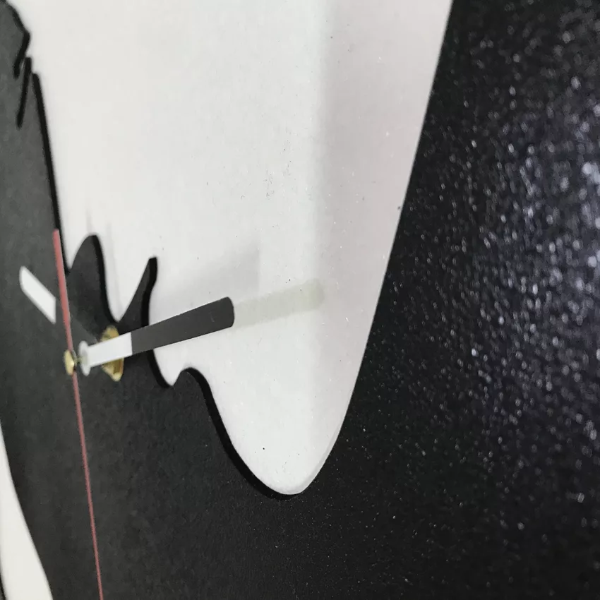 ساعت دیواری مدل سایه ما کد 4040