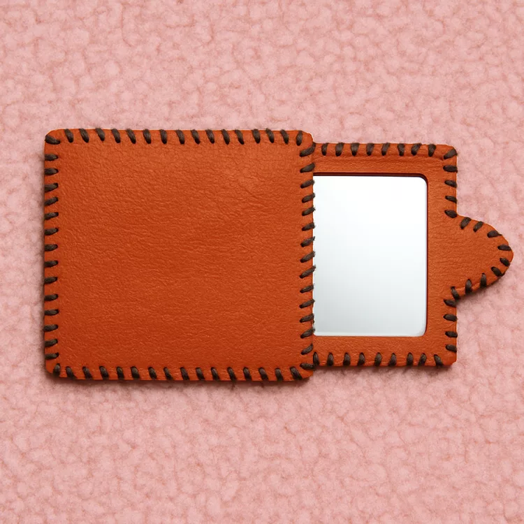 آینه آرایشی جیبی مدل دوست دارم مامان