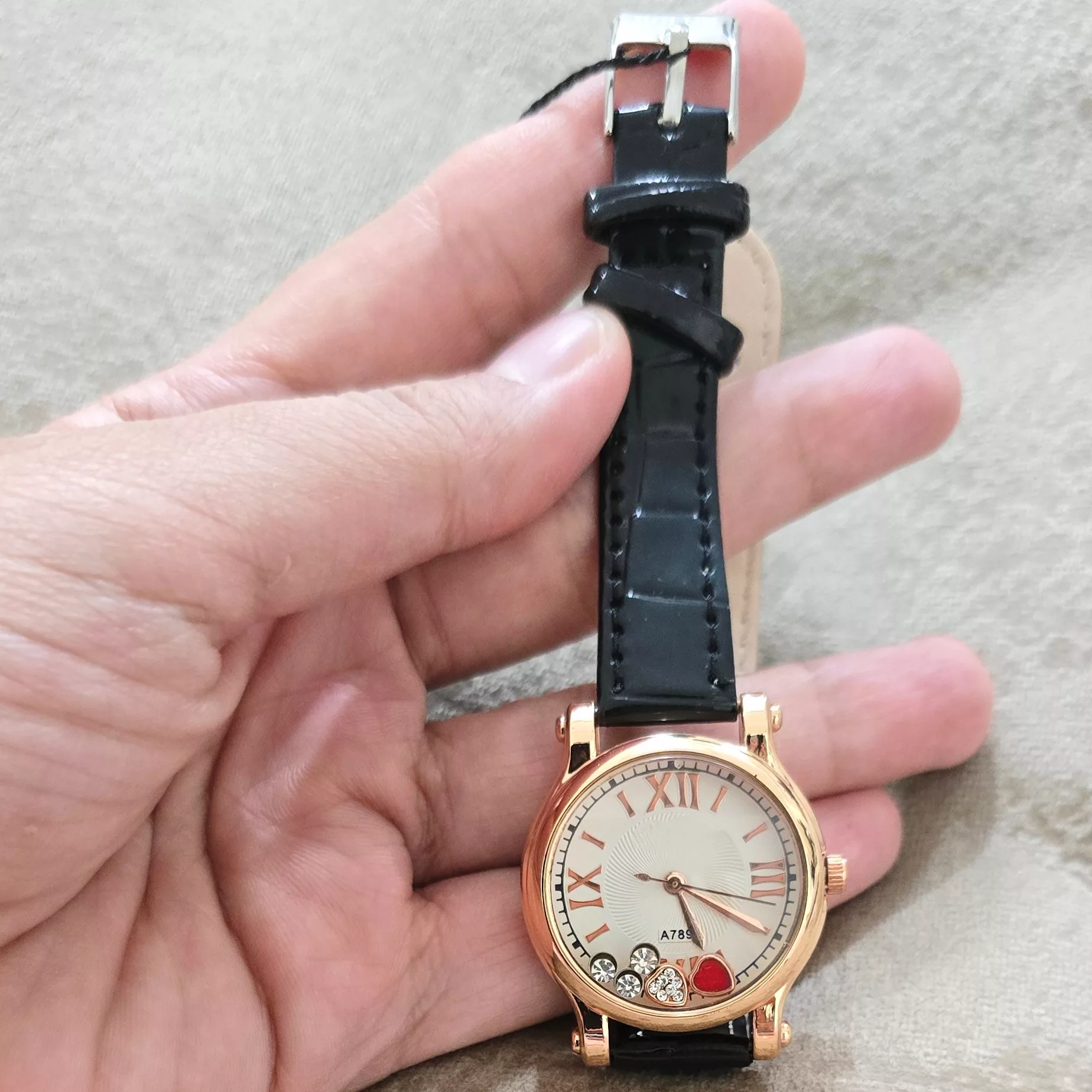 ساعت مچی عقربه‌ای کوارتز زنانه مدل مینیمال لوکس بند چرم صفحه شنی کد ۲