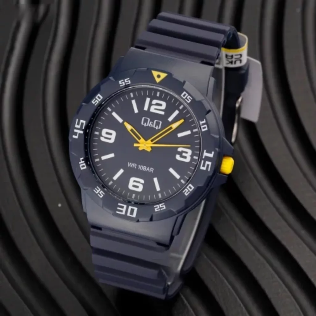 ساعت مچی عقربه‌ای کوارتز کیو اند کیو مدل v02a-016v