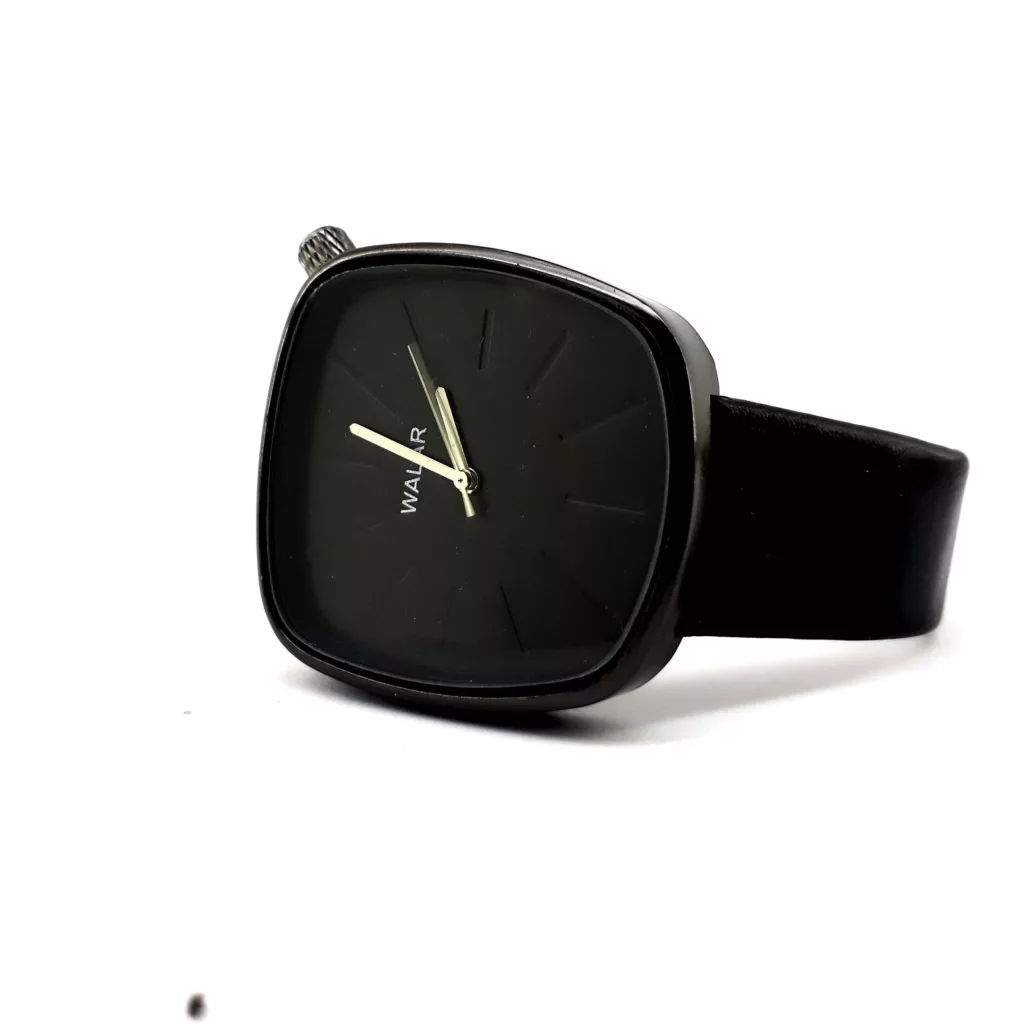 ساعت مچی عقربه ای والار مدل اسپرت کد ZOZAN-B-1