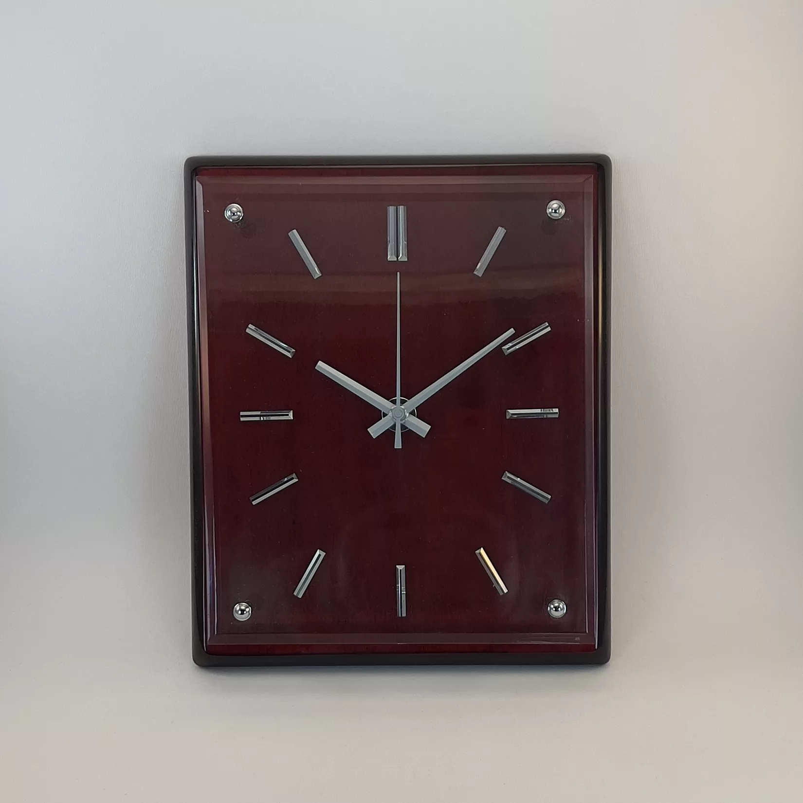 ساعت دیواری کوارتز مدل چوبی