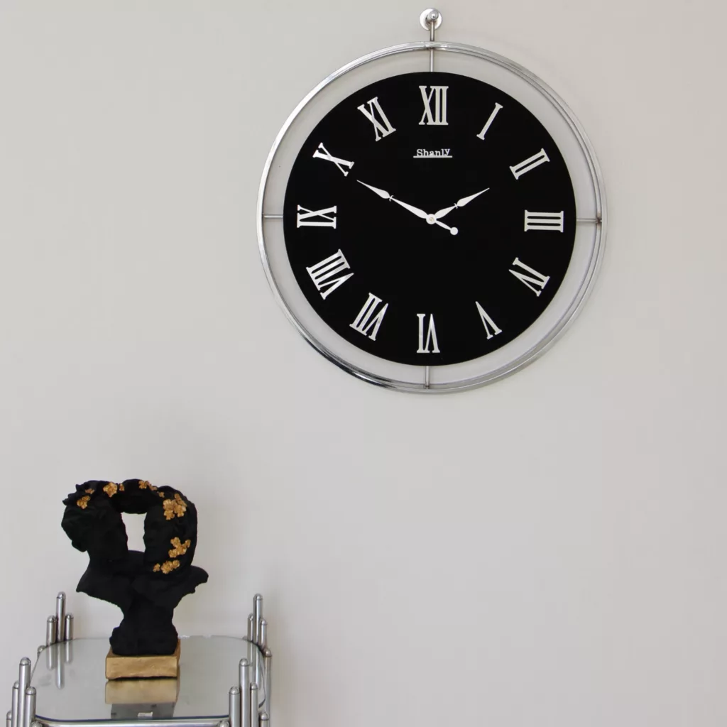 ساعت دیواری کوارتز طرح فلزی چرمی کد ۵۶۵۶