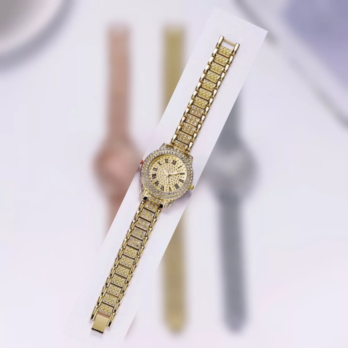 ساعت مچی عقربه ای زنانه مدل دور نگین کد 01