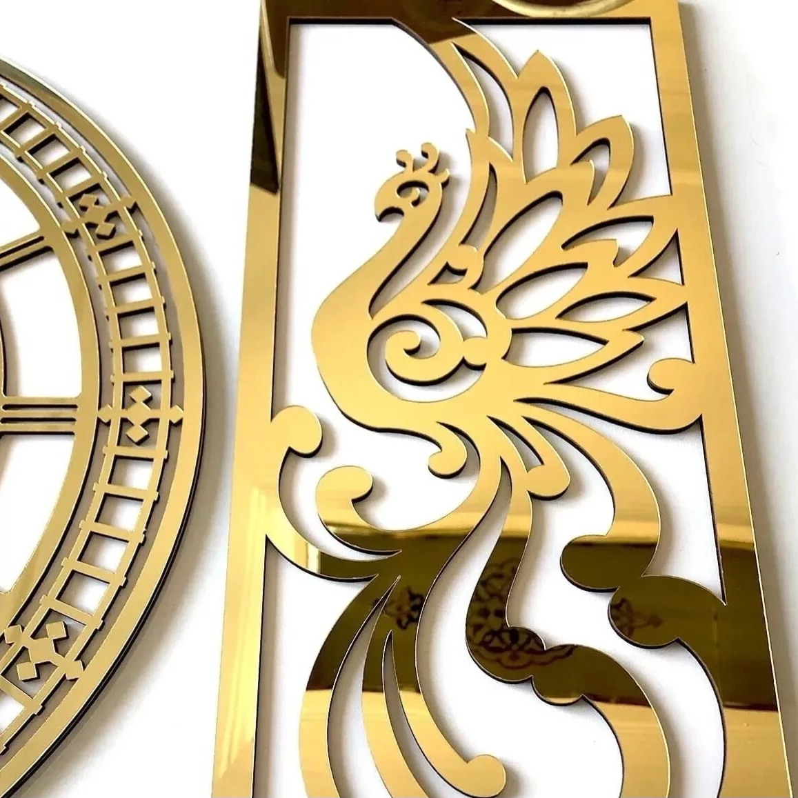 ساعت دیواری اِلیکسار مدل سیمرغ کد M111  به همراه تابلو