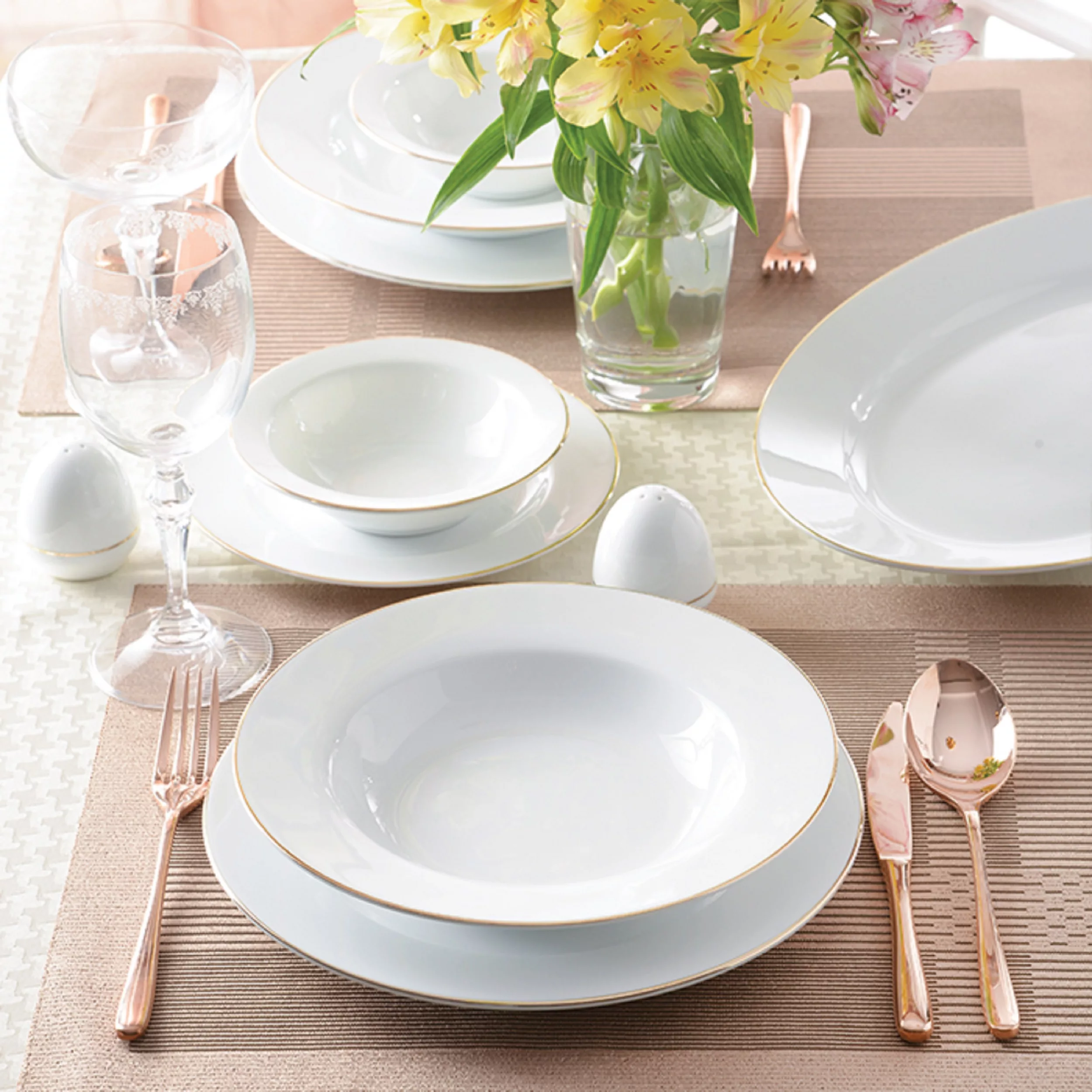 سرویس غذاخوری 28 پارچه چینی زرین ایران مدل ایتالیا اف زرین درجه 3