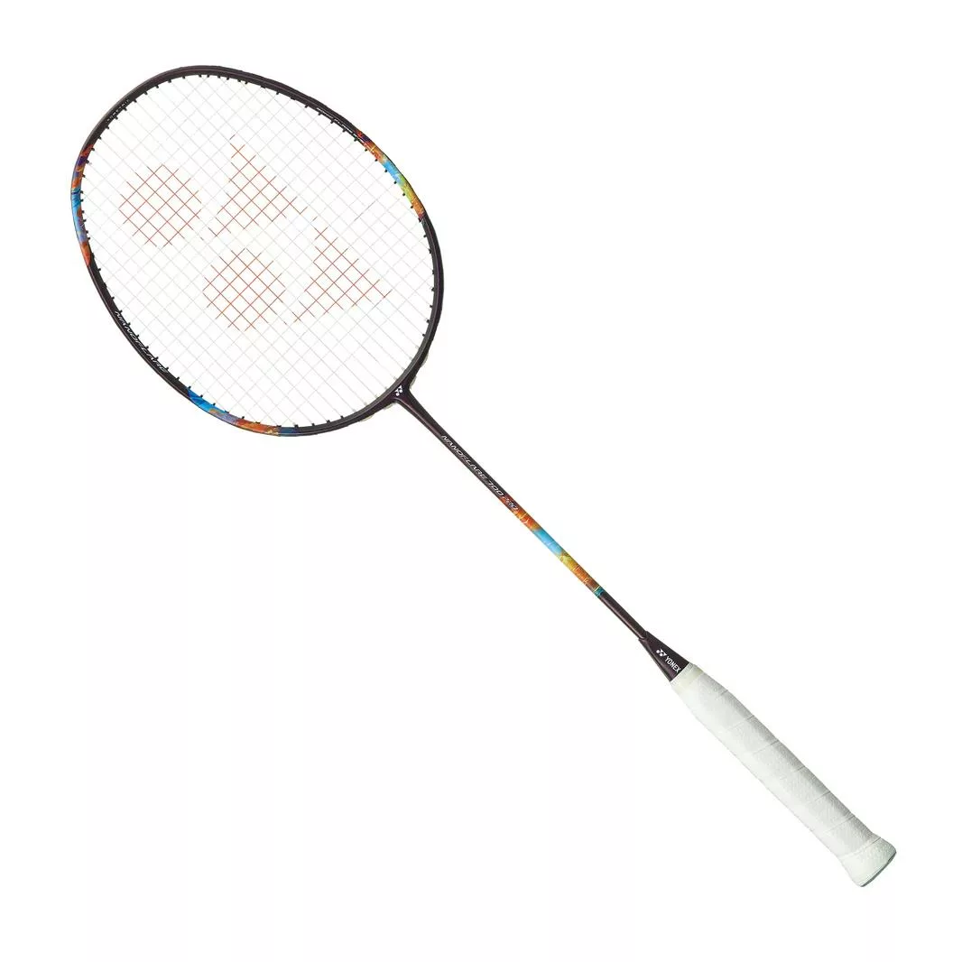 راکت بدمینتون مدل Nanoflare 700pr0