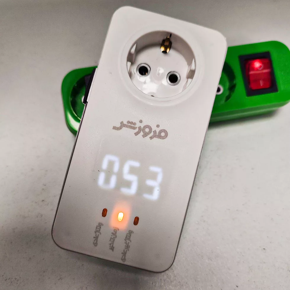 محافظ ولتاژ فروزش مدل DG125 پکیجی