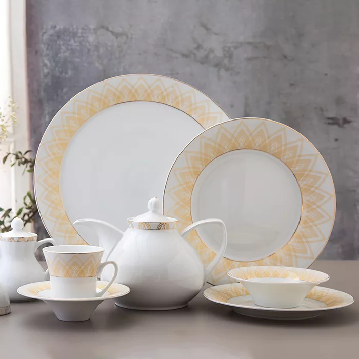 سرویس غذاخوری 81 پارچه چینی زرین ایران مدل شهرزاد میراندا درجه عالی