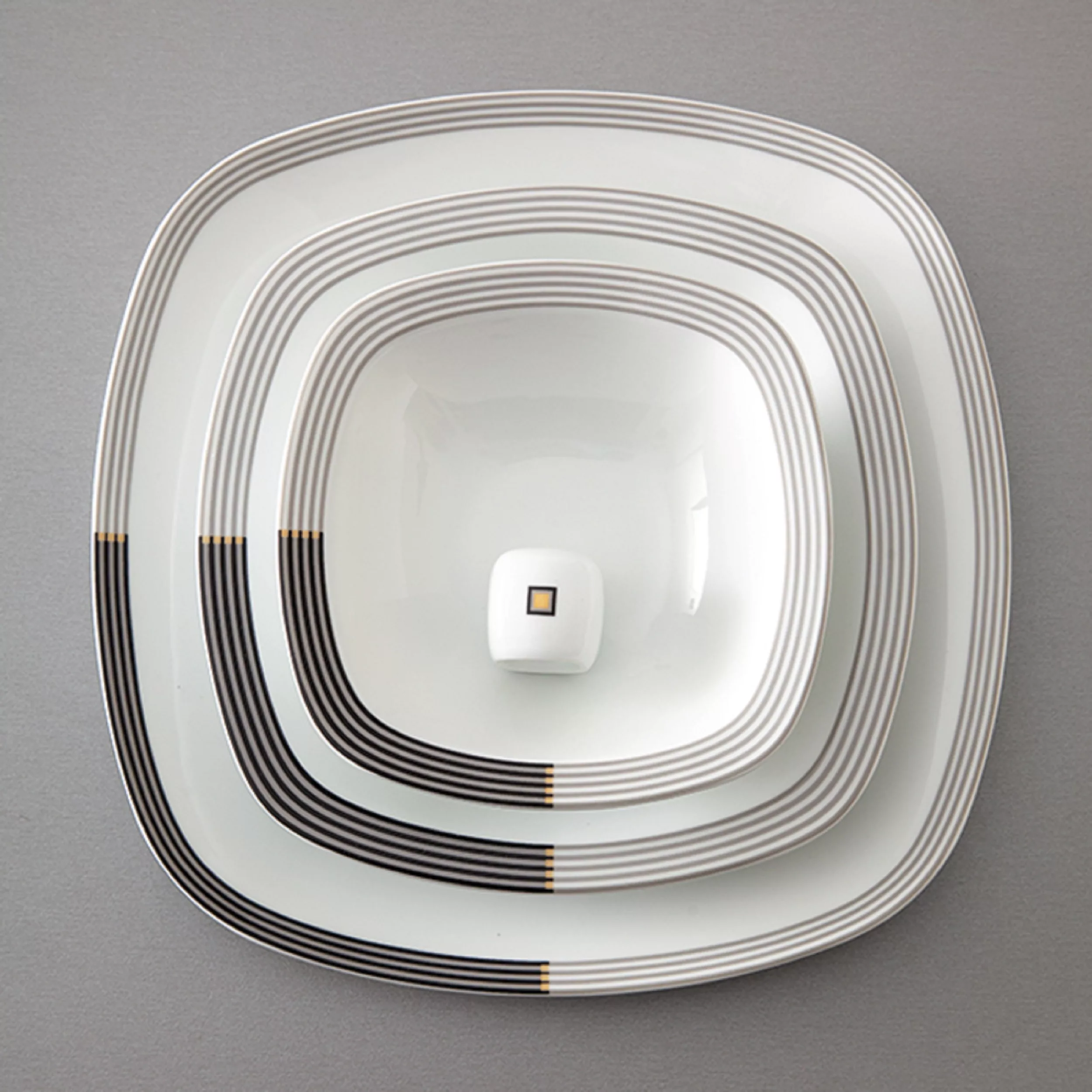 سرویس غذاخوری 27 پارچه چینی زرین ایران مدل کواترو وگاس اوریت درجه 3