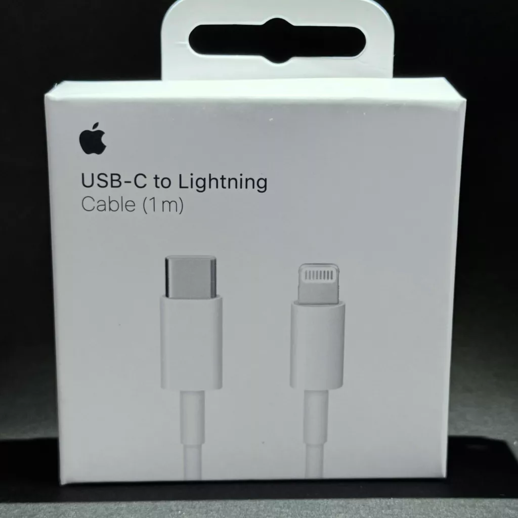 کابل تبدیل USB-C به لایتنینگ  مدل MUQ93ZM/Aطول 1 متر
