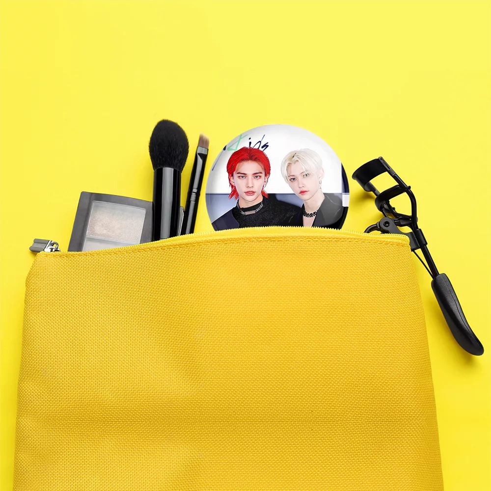 آینه جیبی خندالو مدل فلیکس و هیونجین گروه استری کیدز Stary Kids  کد 16910