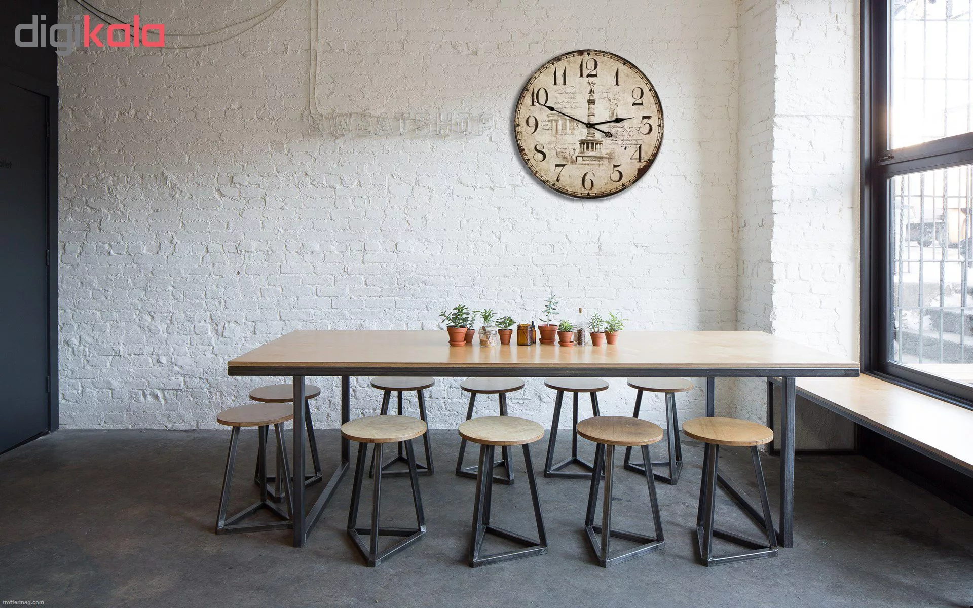 ساعت دیواری پرسناژ مدل C43