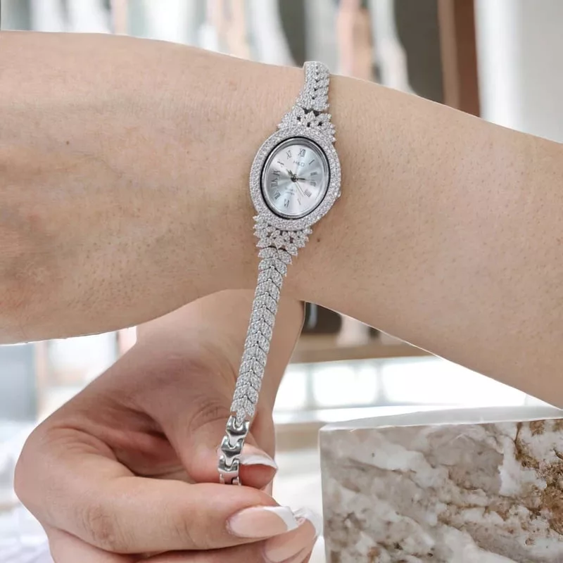 ساعت مچی عقربه‌ای زنانه مدل نقره پروانه دار کد 00015