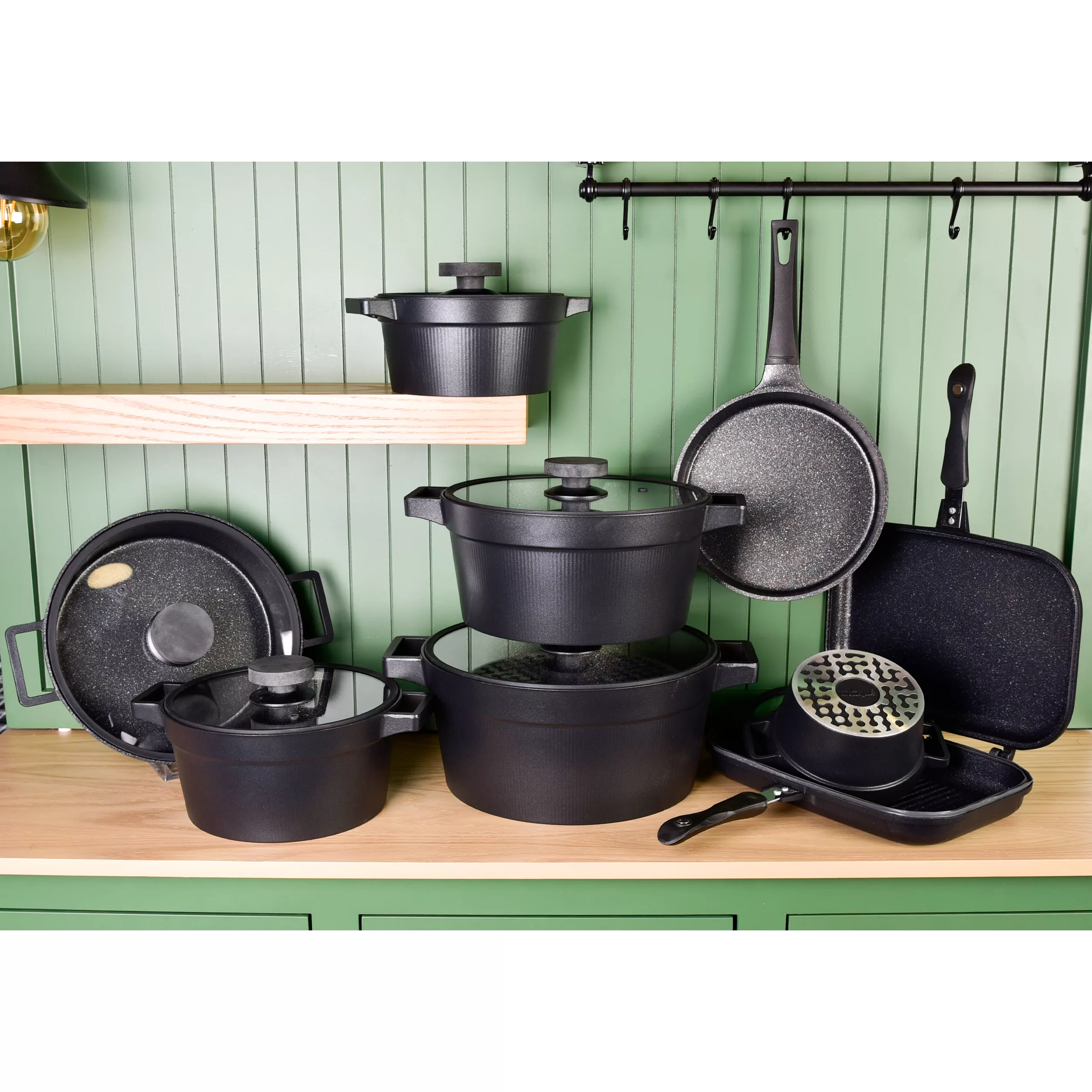 سرویس قابلمه و تابه 15 پارچه یونیک کد 8520