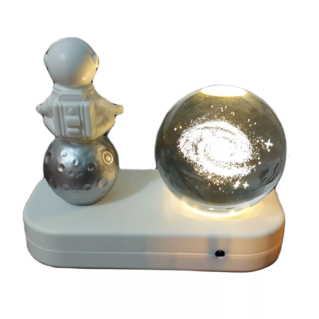 چراغ خواب شارژی مدل فضانوردطرح گوی کهکشان
