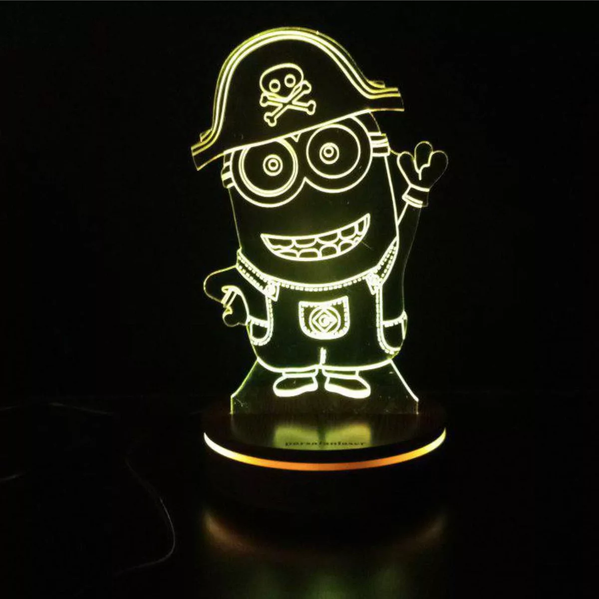 چراغ خواب کودک پارسافن لیزر طرح کارتونی مینیون دزد دریایی