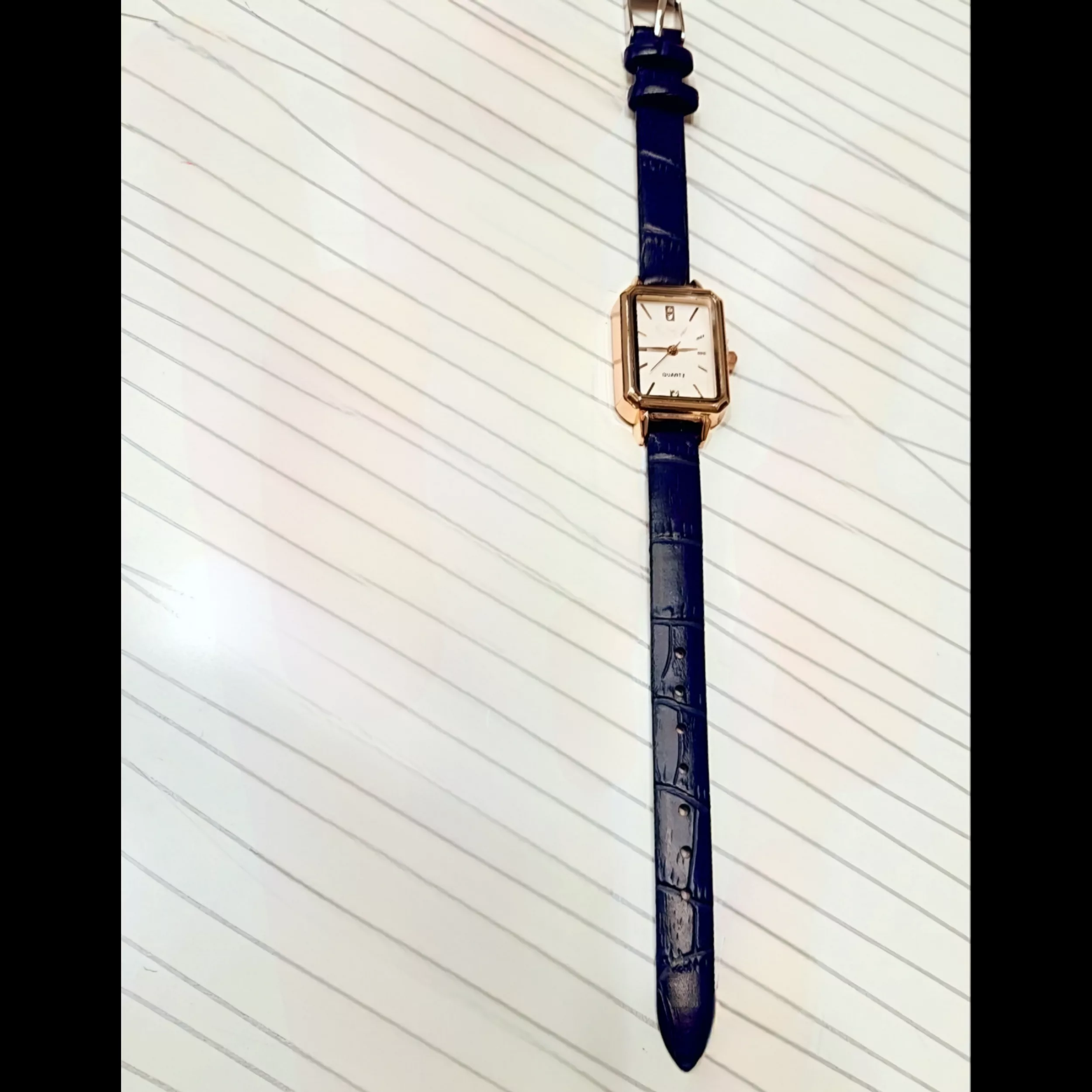 ساعت مچی عقربه‌ای کوارتز زنانه مدل کلاسیک لوکس بند چرم کد T2