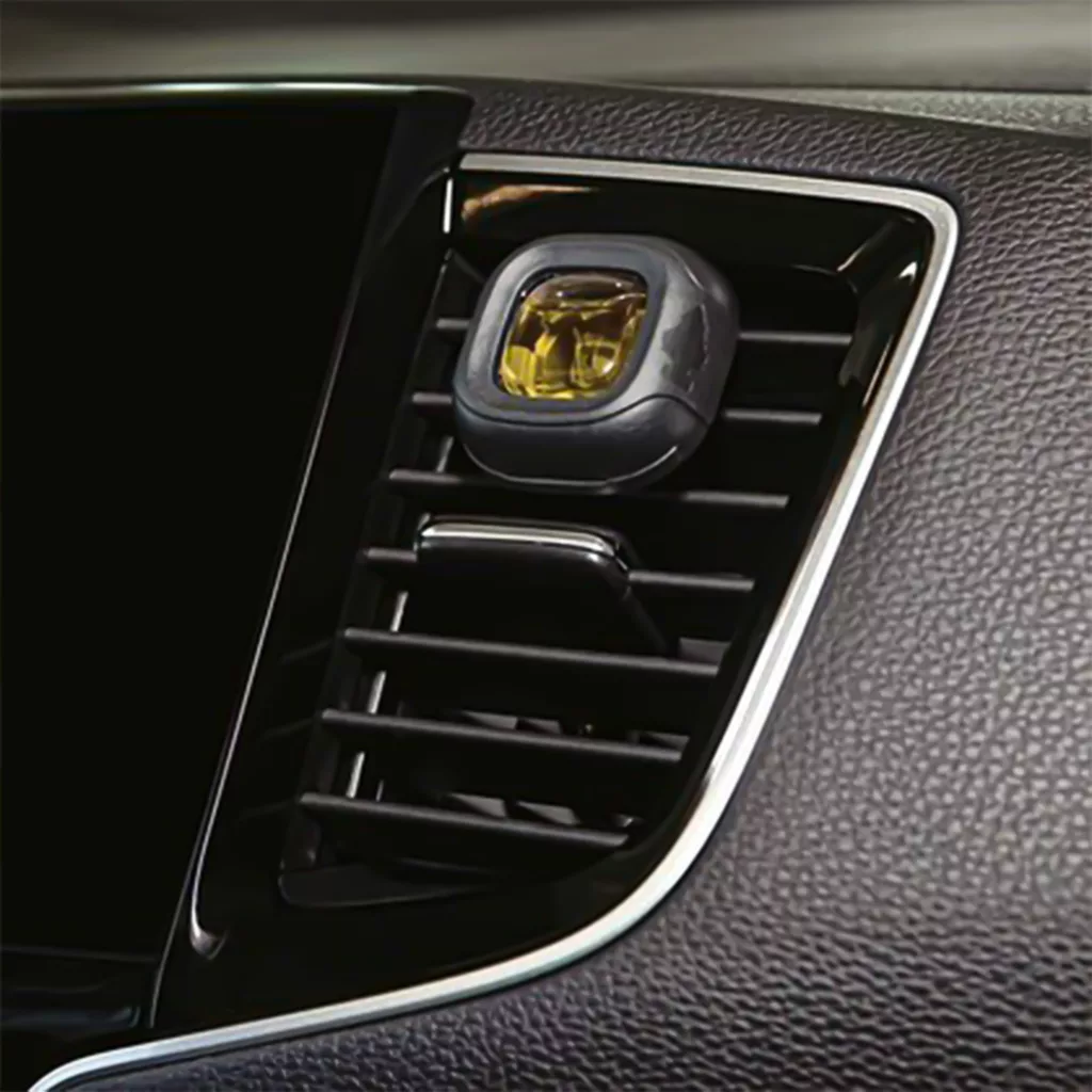 خوشبوکننده خودرو لیتل تریس مدل VENTLIQUEID رایحه Golden vanilla