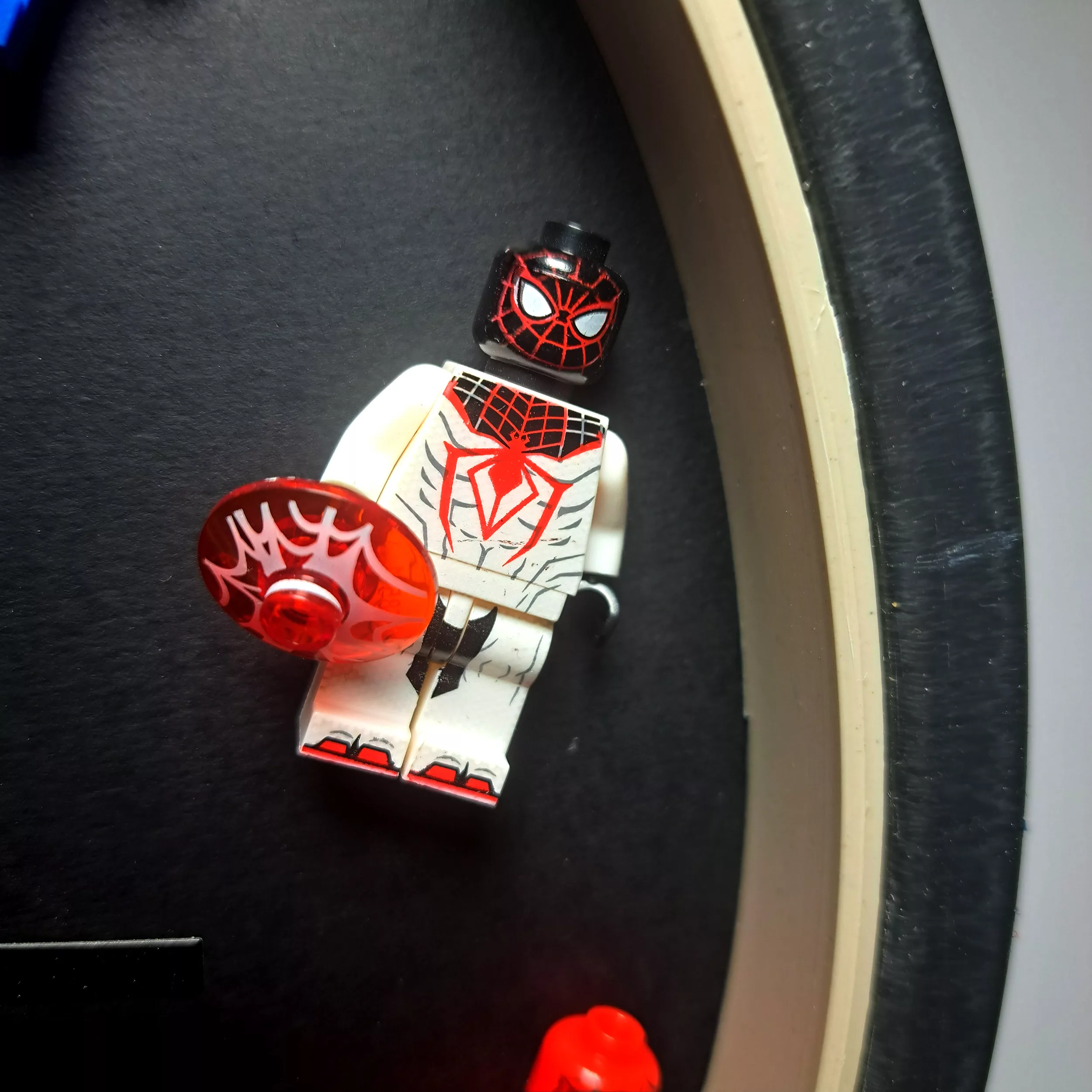 ساعت دیواری مکانیکی مدل spider طرح مرد عنکبوتی کد 01