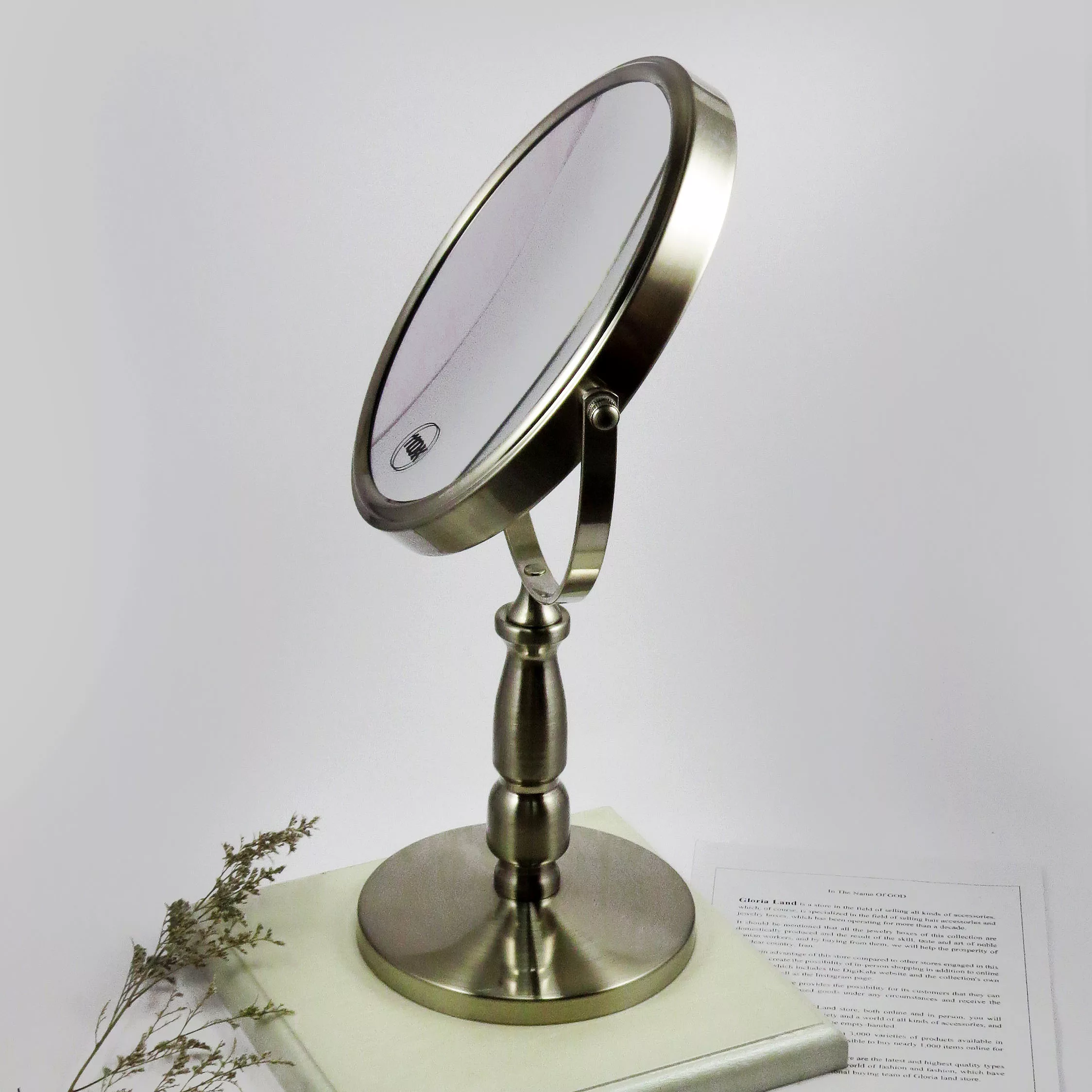 آینه آرایشی مدل بزرگنمایی 10 کد G_Lnd_0854