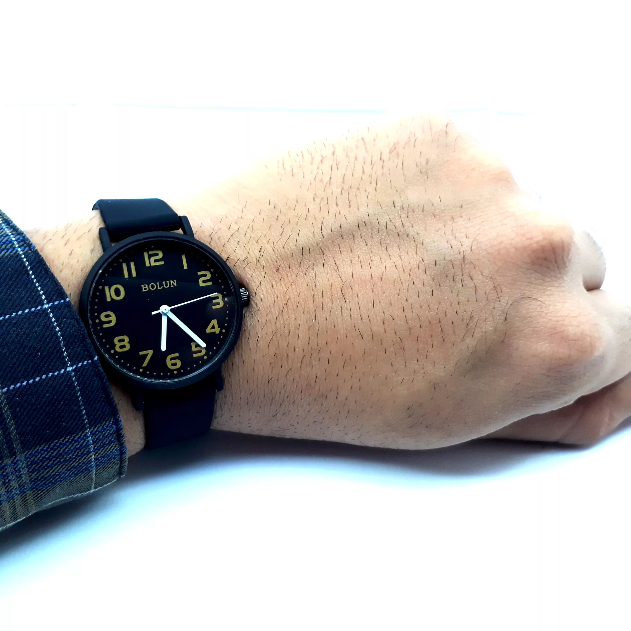 ساعت مچی عقربه ای بلون کد b-t1