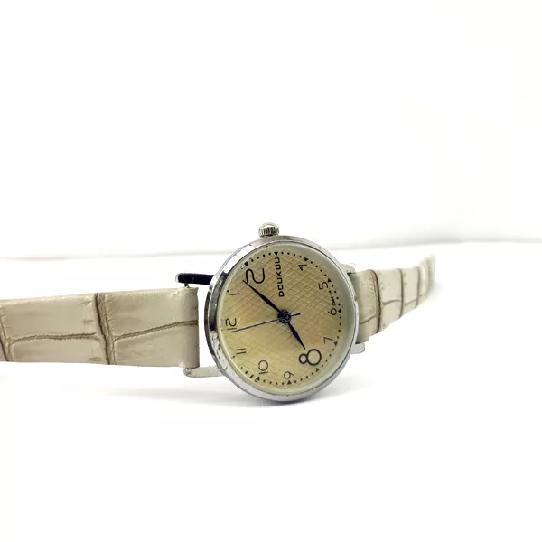 ساعت مچی عقربه ای زنانه دوکو مدل کلاسیک کد 14-3384