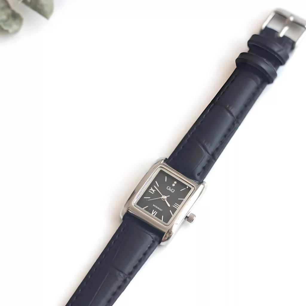 ساعت مچی عقربه‌ای کوارتز زنانه کیو اند کیو مدل C69A-011PY