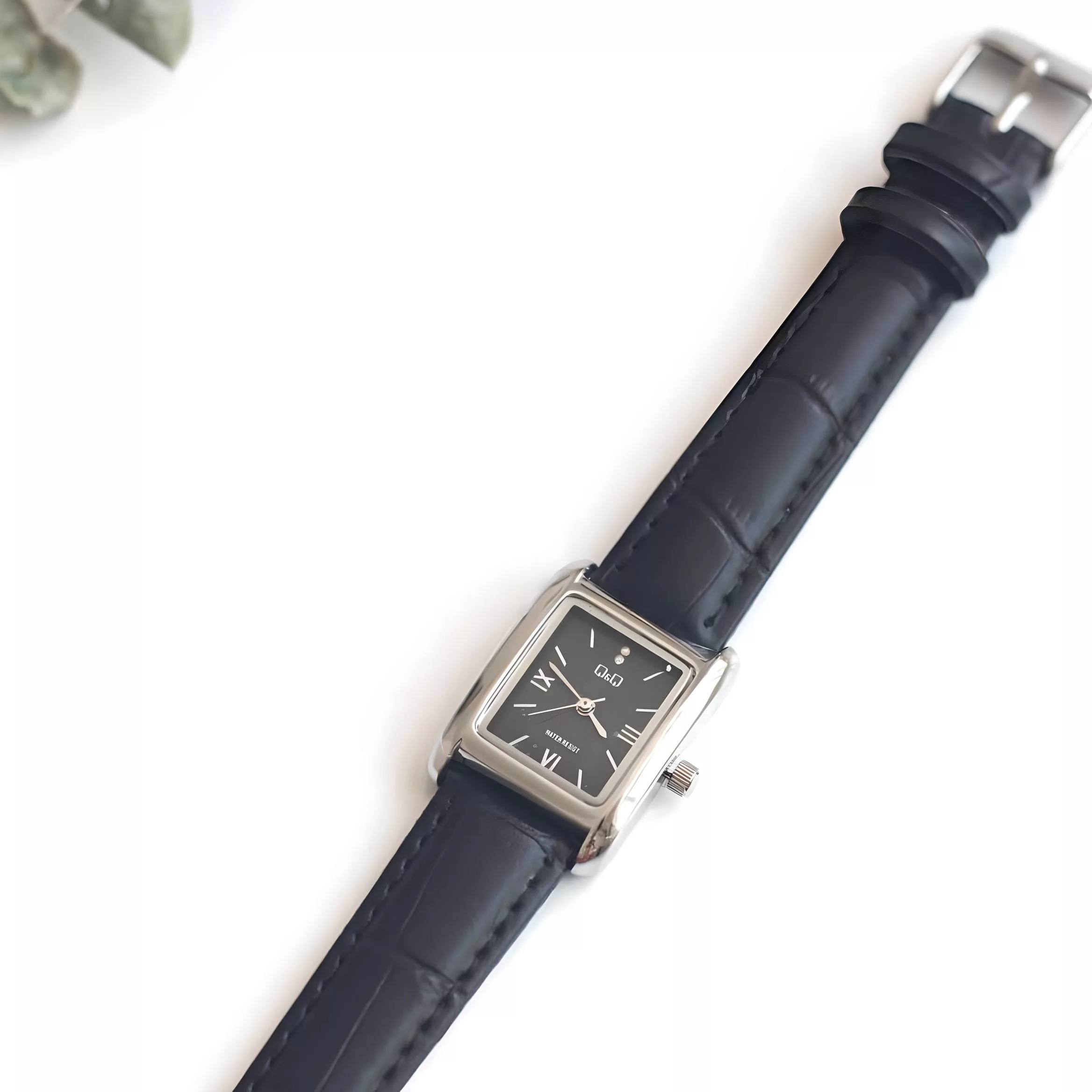 ساعت مچی عقربه‌ای کوارتز زنانه کیو اند کیو مدل C69A-011PY