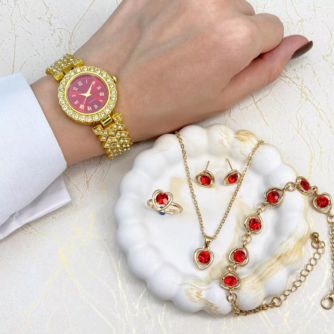 ست ساعت مچی عقربه‌ای کوارتز و ست زیورآلات زنانه مدل 439-8 RD G