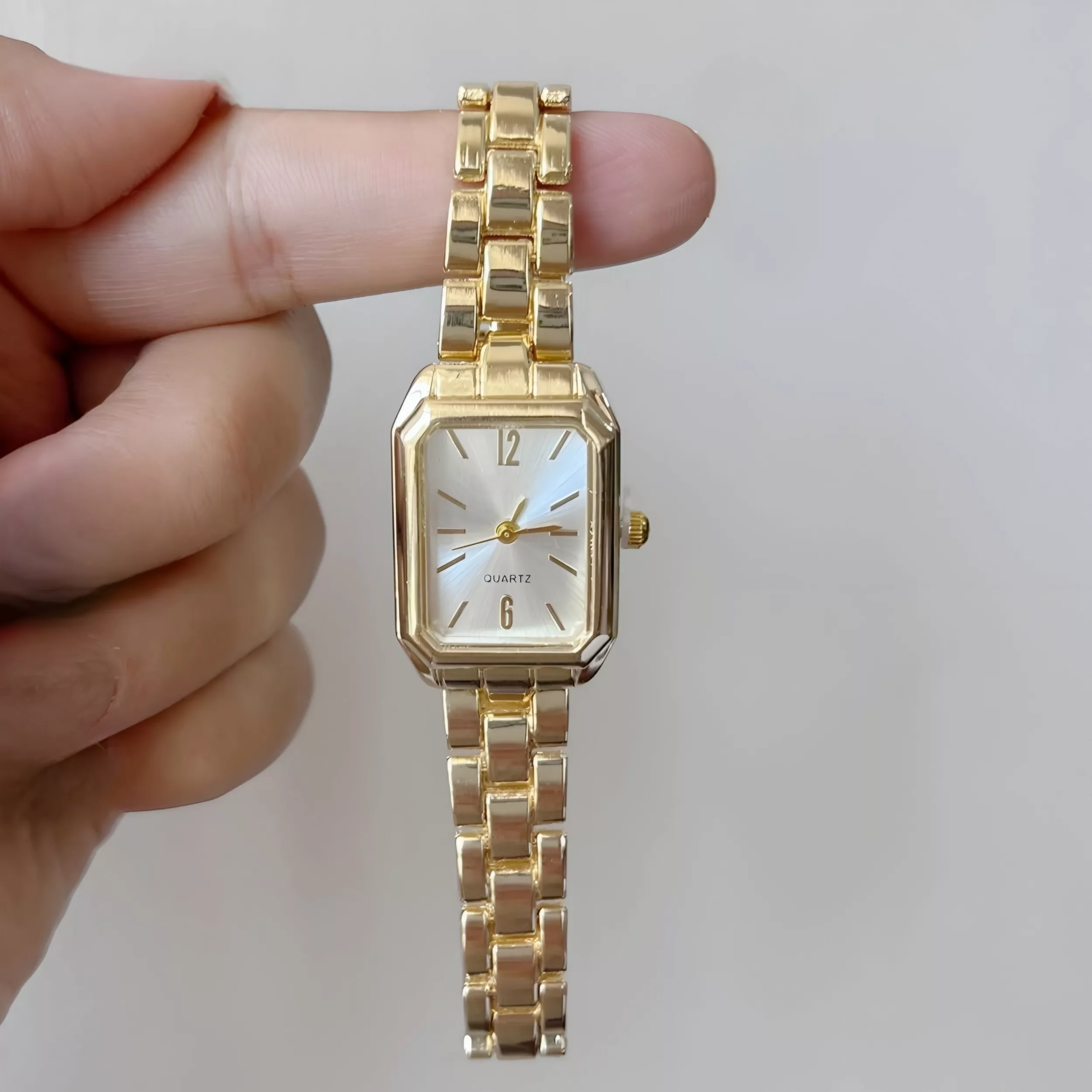 ساعت مچی عقربه‌ای کوارتز زنانه مدل کلاسیک لوکس قفل دستبندی کد ۱