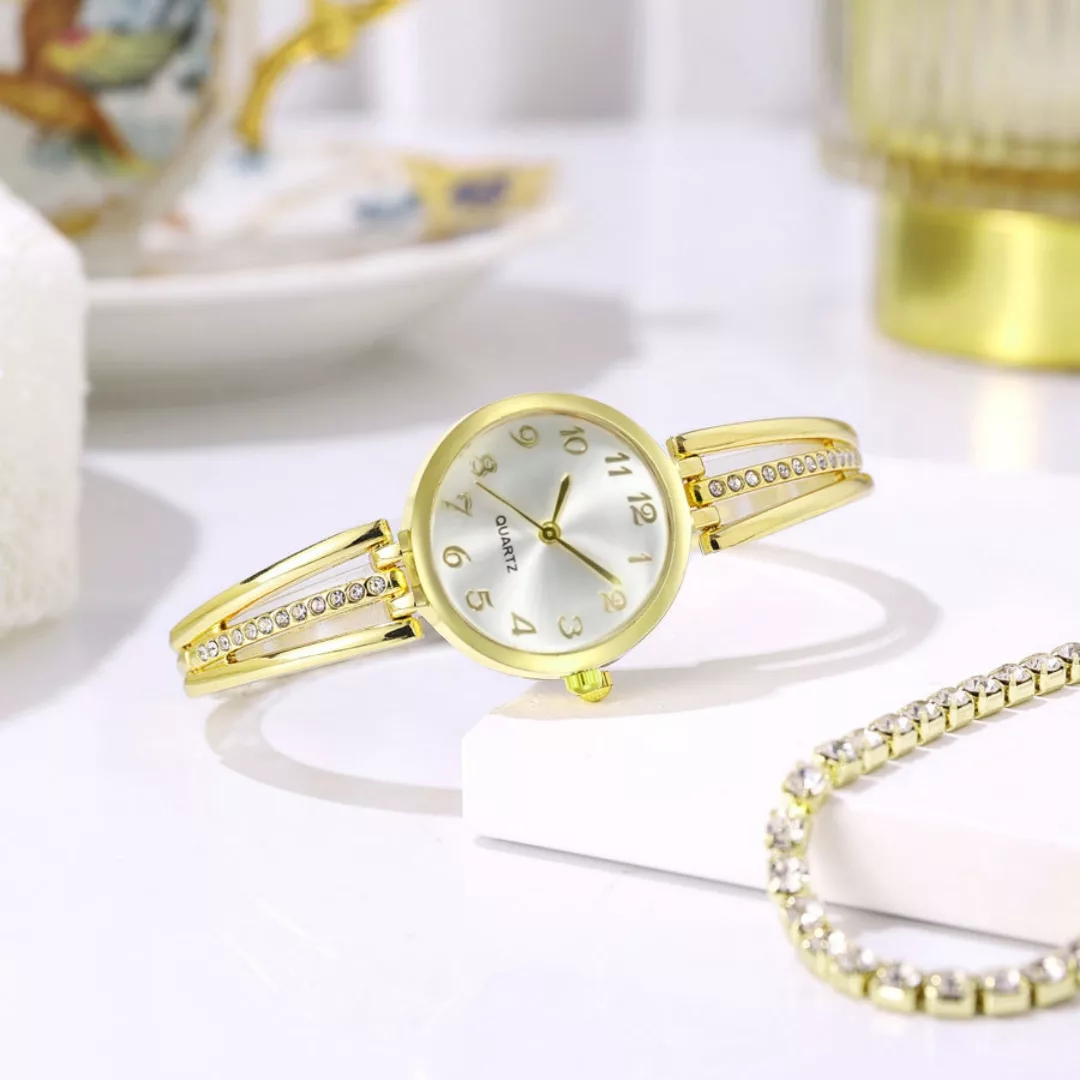 ساعت مچی عقربه‌ای کوارتز زنانه مدل لوکس بند دستبندی کد ۱