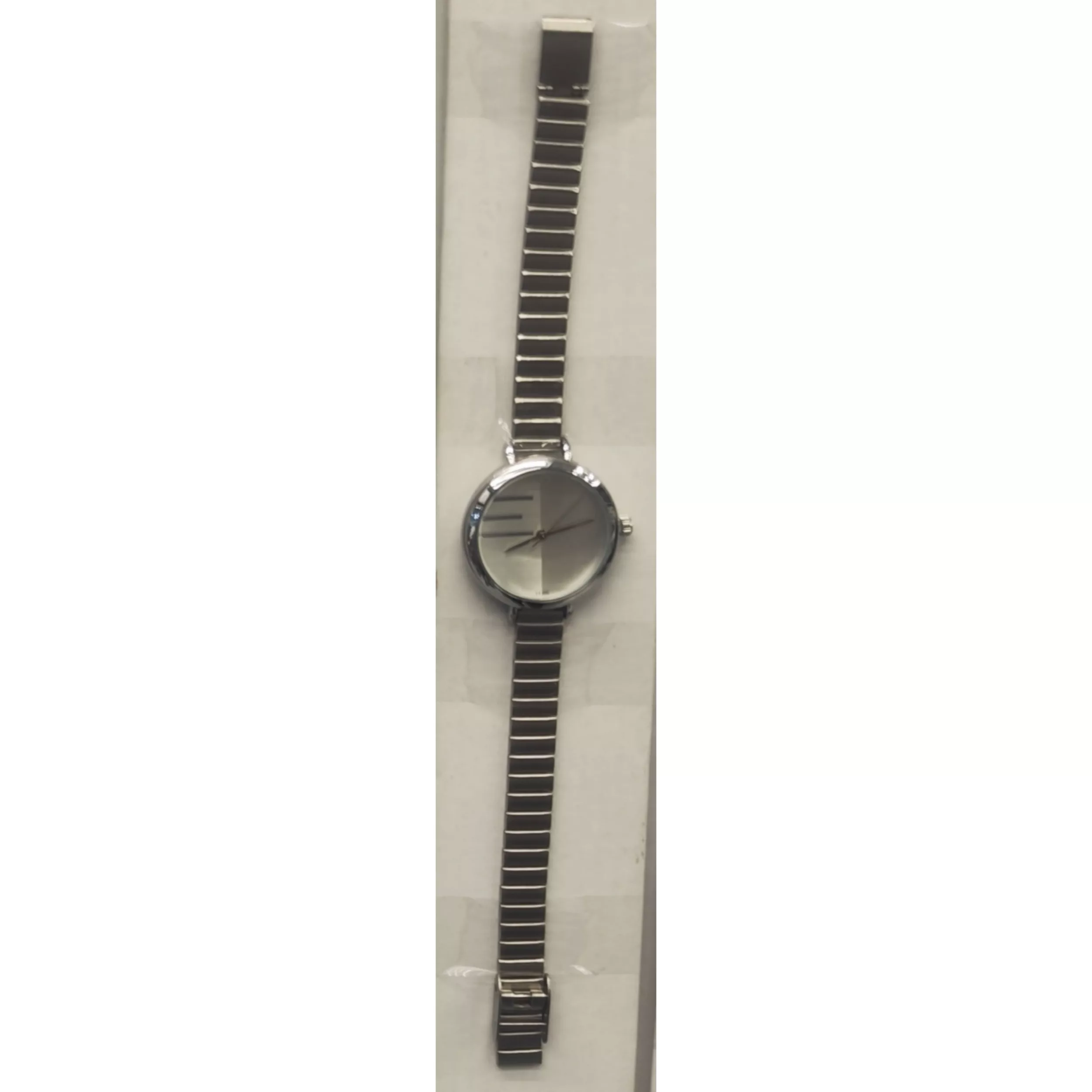 ساعت مچی عقربه‌ای کوارتز زنانه مدل مینیمال کلاسیک بند آجری کد ۳