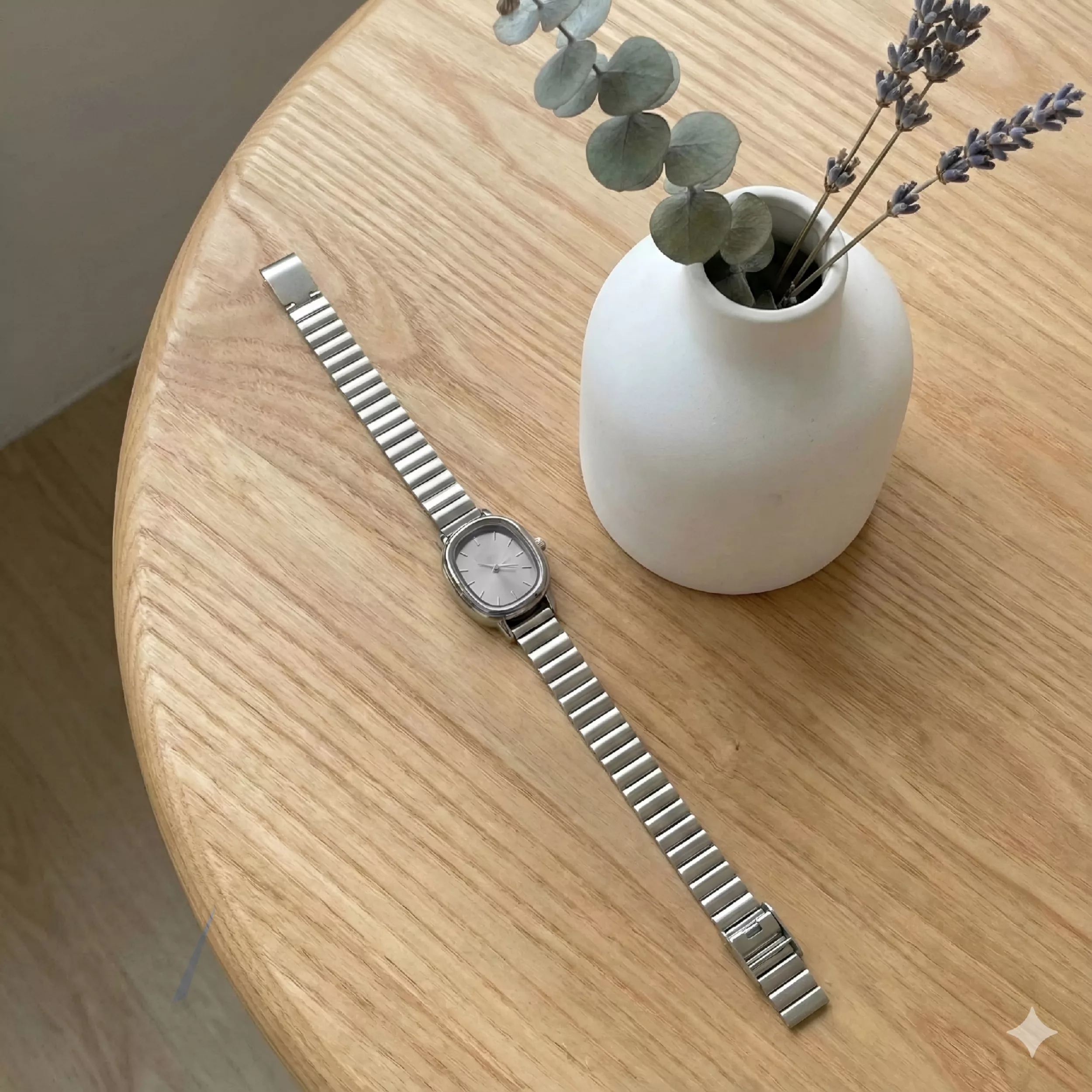 ساعت مچی عقربه‌ای کوارتز زنانه مدل کلاسیک مینیمال بند طرح کرکره ای کد ۲