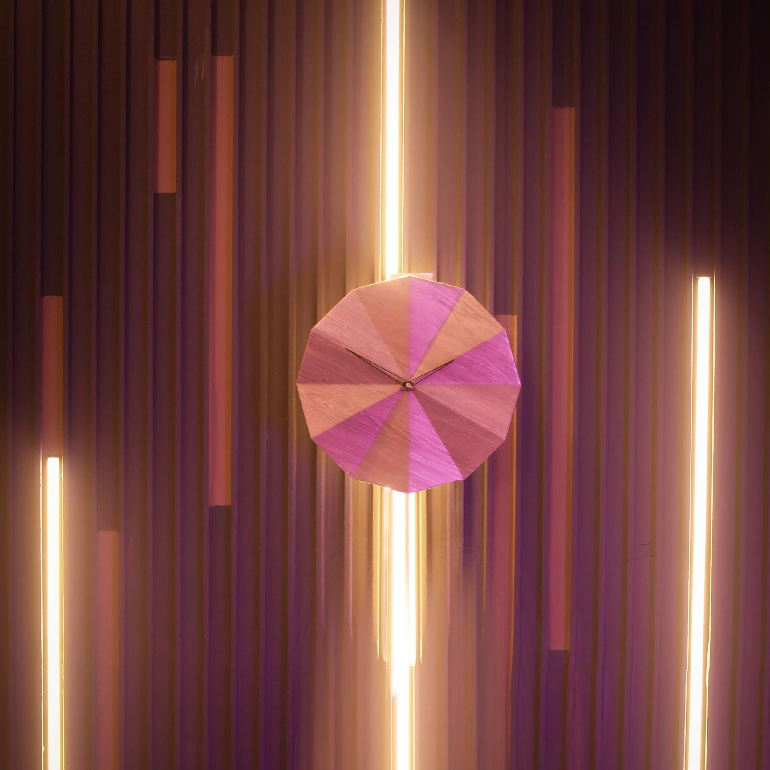 ساعت دیواری مدل هندسی