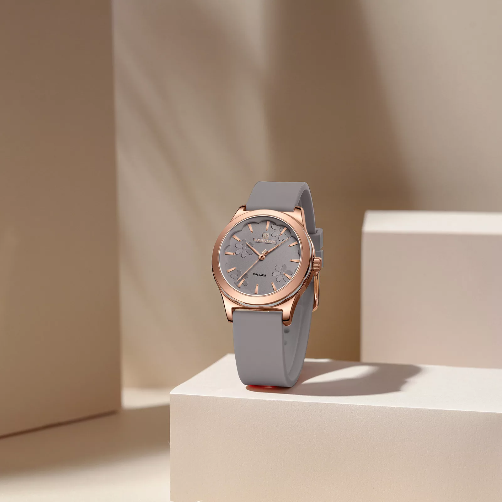 ساعت مچی عقربه‌ای کوارتز زنانه نیوی فورس مدل NF5051RGGYGY