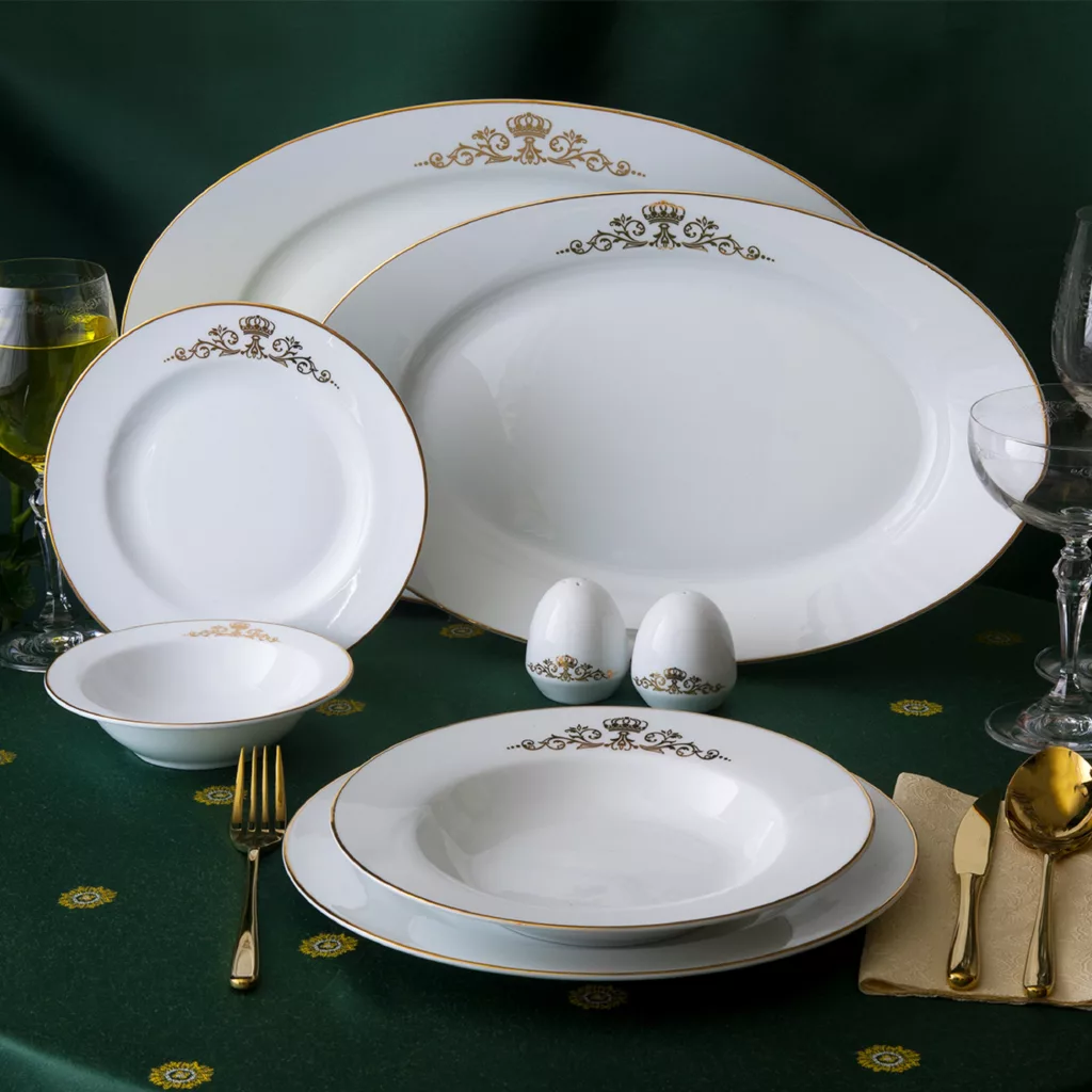 سرویس غذاخوری 28 پارچه چینی زرین ایران مدل ایتالیا اف کوئین طلایی درجه عالی
