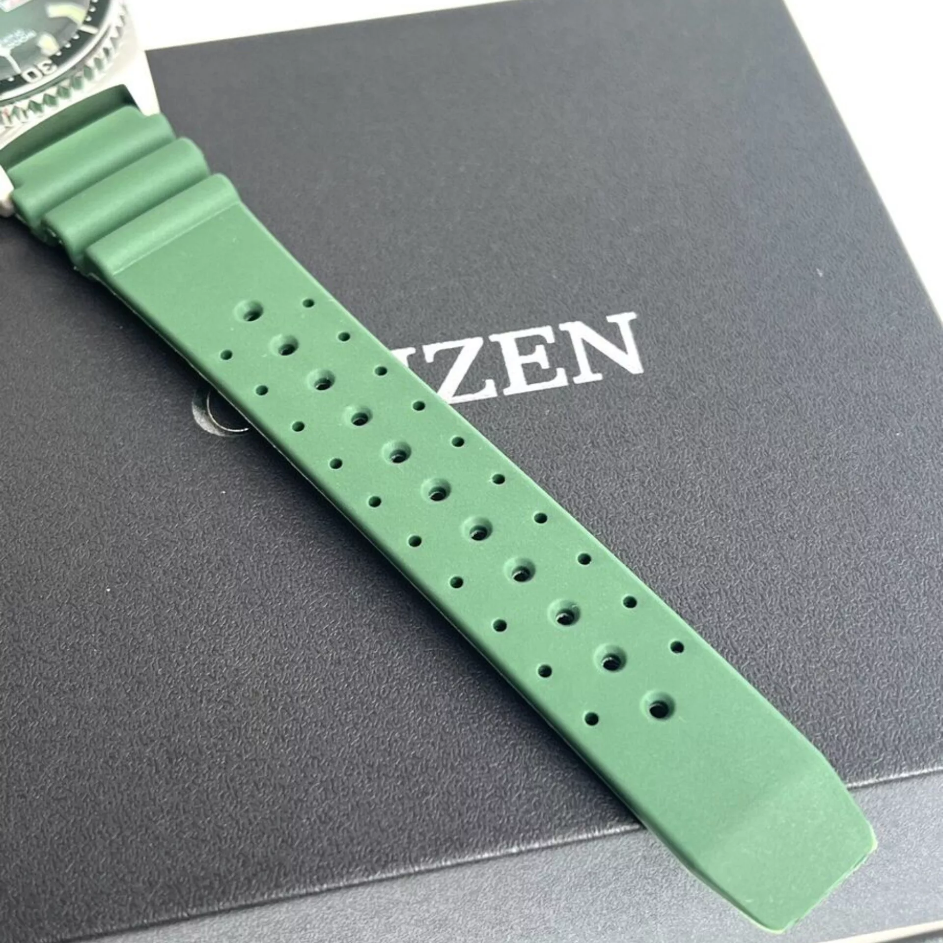 ساعت مچی عقربه‌ای اتوماتیک سیتی زن مدل NY0121-09X