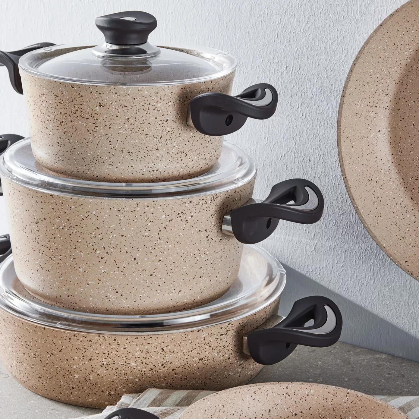 سرویس قابلمه وتابه بیوگرانیتی 13 پارچه کاراجا مدل Hazel Biogranit همراه با ابزار آشپزی